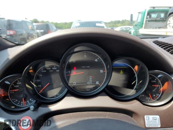 ✅ 2014 Porsche Cayenne Diesel • VIN: WP1AF2A29ELA47496 • Lot: 64575955. Wystawiony na Copart z przebiegiem 34 555 mil. Bezpłatny archiwum sprzedaży aukcyjnych z USA i szczegółowy raport historii pojazdu na DreamBid. Zdjęcie 9.