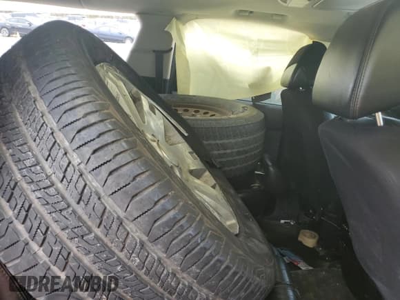 ✅ 2007 Chevrolet Suburban LT • VIN: 3GNFC16J37G103806 • Lot: 70631164. Wystawiony na Copart z przebiegiem Nie podano. Bezpłatny archiwum sprzedaży aukcyjnych z USA i szczegółowy raport historii pojazdu na DreamBid. Zdjęcie 10.