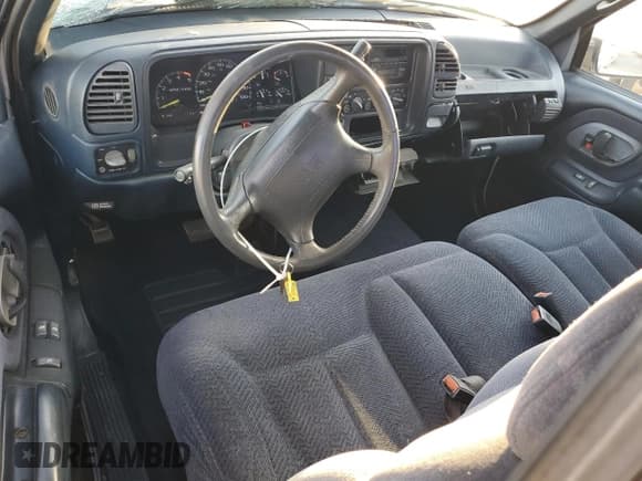 ✅ 1995 GMC Sierra 1500 • VIN: 2GTEC19K1S1516317 • Lot: 47131915. Wystawiony na Copart z przebiegiem 179 373 mil. Bezpłatny archiwum sprzedaży aukcyjnych z USA i szczegółowy raport historii pojazdu na DreamBid. Zdjęcie 8.