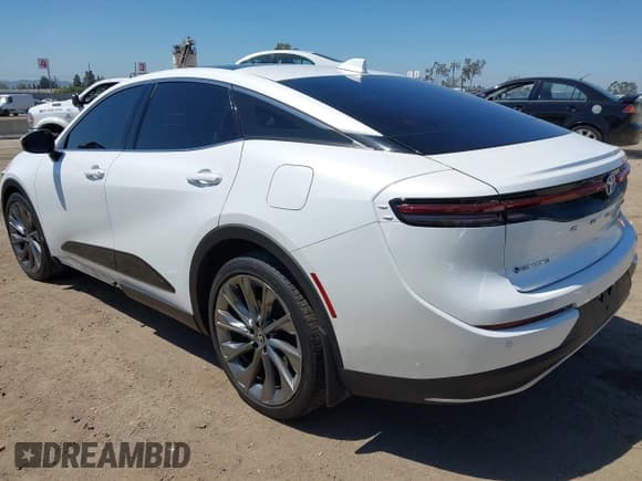 ✅ 2024 Toyota Crown XLE • VIN: JTDAAAAF2R3027013 • Lot: 42226856. Wystawiony na IAAI z przebiegiem 26 393 mil. Bezpłatny archiwum sprzedaży aukcyjnych z USA i szczegółowy raport historii pojazdu na DreamBid. Zdjęcie 3.