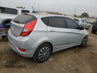 ✅ 2015 Hyundai Accent GS • VIN: KMHCT5AE3FU215946 • Лот: 76070754. Опубликован ранее на Copart с пробегом 88 036 миль. Бесплатный доступ к архиву аукционных продаж из США и подробный отчёт об истории автомобиля на DreamBid. Изображение 3.