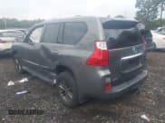 ✅ 2013 Lexus GX 460 • VIN: JTJBM7FX9D5062447 • Lot: 43288847. Wystawiony na IAAI z przebiegiem 143 327 mil. Bezpłatny archiwum sprzedaży aukcyjnych z USA i szczegółowy raport historii pojazdu na DreamBid. Zdjęcie 3.