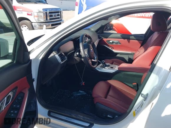 ✅ 2022 BMW 3 Series 330i • VIN: 3MW5R1J01N8C72194 • Lot: 41833596. Listed on IAAI with 24,296 mi. Free auction sales archive from the USA and detailed vehicle history report at DreamBid. Image 5.