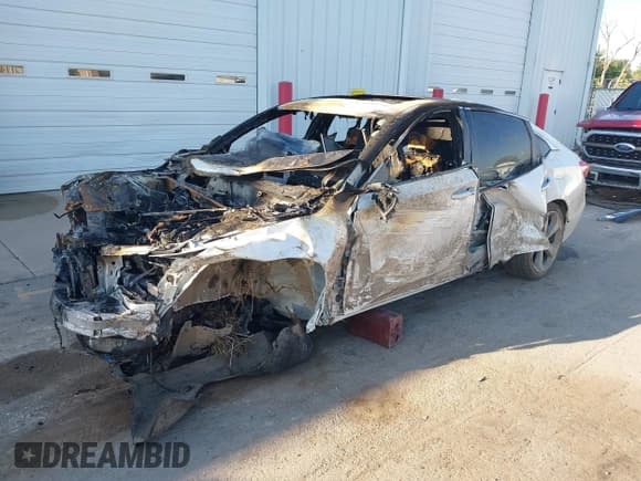 ✅ 2019 Honda Accord Touring • VIN: 1HGCV2F94KA801528 • Lot: 43305799. Listed on IAAI with Not provided. Free auction sales archive from the USA and detailed vehicle history report at DreamBid. Image 2.