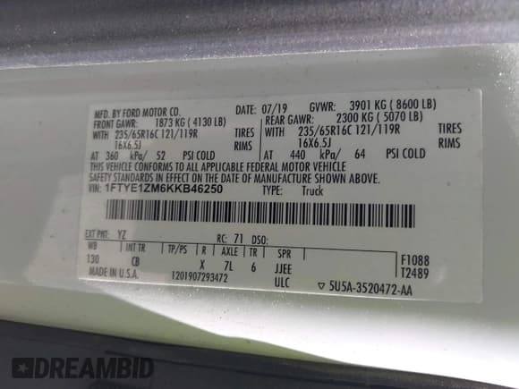 ✅ 2019 Ford Transit • VIN: 1FTYE1ZM6KKB46250 • Lot: 43233404. Wystawiony na IAAI z przebiegiem 138 055 mil. Bezpłatny archiwum sprzedaży aukcyjnych z USA i szczegółowy raport historii pojazdu na DreamBid. Zdjęcie 9.