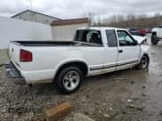 ✅ 2001 Chevrolet S-10 LS • VIN: 1GCCS19W318122357 • Лот: 87048924. Опубликован ранее на Copart с пробегом 154 043 миль. Бесплатный доступ к архиву аукционных продаж из США и подробный отчёт об истории автомобиля на DreamBid. Изображение 3.