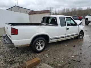 ✅ 2001 Chevrolet S-10 LS • VIN: 1GCCS19W318122357 • Лот: 87048924. Опубликован ранее на Copart с пробегом 154 043 миль. Бесплатный доступ к архиву аукционных продаж из США и подробный отчёт об истории автомобиля на DreamBid. Изображение 3.