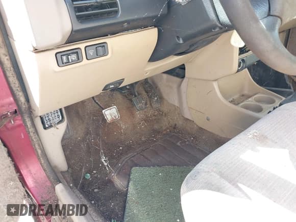 ✅ 1994 Ford Escort • VIN: 3FARP15J1RR159381 • Лот: 41953498. Опубликован ранее на IAAI с пробегом 68 860 миль. Бесплатный доступ к архиву аукционных продаж из США и подробный отчёт об истории автомобиля на DreamBid. Изображение 12.