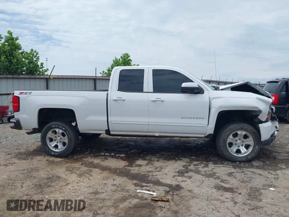✅ 2019 Chevrolet Silverado 1500 LT • VIN: 2GCVKPEC9K1148876 • Lot: 42435450. Wystawiony na IAAI z przebiegiem 92 026 mil. Bezpłatny archiwum sprzedaży aukcyjnych z USA i szczegółowy raport historii pojazdu na DreamBid. Zdjęcie 14.