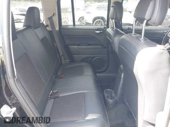 ✅ 2016 Jeep Patriot Sport • VIN: 1C4NJRBB5GD709029 • Lot: 42303032. Wystawiony na IAAI z przebiegiem 73 549 mil. Bezpłatny archiwum sprzedaży aukcyjnych z USA i szczegółowy raport historii pojazdu na DreamBid. Zdjęcie 8.