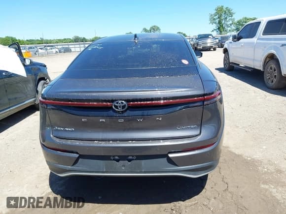 ✅ 2024 Toyota Crown XLE • VIN: JTDAAAAF4R3018149 • Lot: 42293604. Wystawiony na IAAI z przebiegiem 22 408 mil. Bezpłatny archiwum sprzedaży aukcyjnych z USA i szczegółowy raport historii pojazdu na DreamBid. Zdjęcie 17.