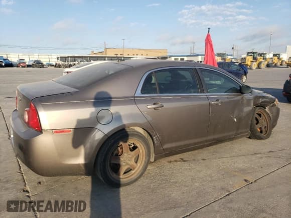 ✅ 2011 Chevrolet Malibu 1LS • VIN: 1G1ZB5E15BF259558 • Lot: 77109184. Wystawiony na Copart z przebiegiem 191 063 mil. Bezpłatny archiwum sprzedaży aukcyjnych z USA i szczegółowy raport historii pojazdu na DreamBid. Zdjęcie 3.
