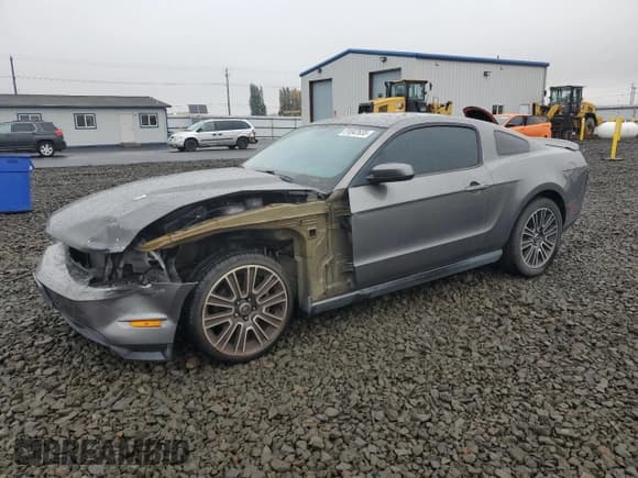 ✅ 2010 Ford Mustang GT • VIN: 1ZVBP8CH1A5177095 • Lot: 91042635. Wystawiony na Copart z przebiegiem 140 625 mil. Bezpłatny archiwum sprzedaży aukcyjnych z USA i szczegółowy raport historii pojazdu na DreamBid. Zdjęcie 1.