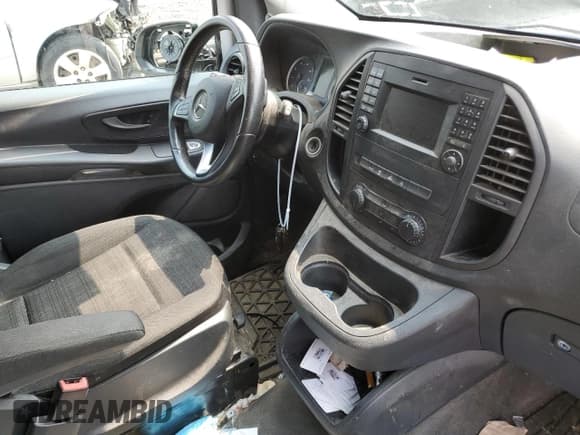 ✅ 2020 Mercedes-Benz Metris Cargo • VIN: WD3PG3EA7L3643617 • Lot: 60118933. Wystawiony na Copart z przebiegiem 49 311 mil. Bezpłatny archiwum sprzedaży aukcyjnych z USA i szczegółowy raport historii pojazdu na DreamBid. Zdjęcie 8.