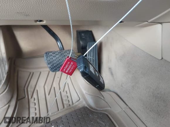 ✅ 2008 BMW 3 Series 328i • VIN: WBAVA33548K053566 • Лот: 43642554. Опубликован ранее на IAAI с пробегом 137 747 миль. Бесплатный доступ к архиву аукционных продаж из США и подробный отчёт об истории автомобиля на DreamBid. Изображение 11.