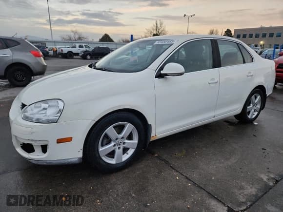 ✅ 2008 Volkswagen Jetta SE • VIN: 3VWRM71K68M099594 • Lot: 93456465. Wystawiony na Copart z przebiegiem 143 032 mil. Bezpłatny archiwum sprzedaży aukcyjnych z USA i szczegółowy raport historii pojazdu na DreamBid. Zdjęcie 1.