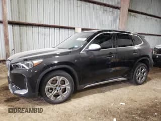 ✅ 2023 BMW X1 xDrive28i • VIN: WBX73EF03P5Y12984 • Lot: 46609014. Listed on Copart with 1,007 mi. Free auction sales archive from the USA and detailed vehicle history report at DreamBid. Image 1.
