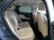 ✅ 2017 Jaguar F-Pace 35t • VIN: SADCS2BV7HA053350 • Lot: 66388915. Wystawiony na Copart z przebiegiem 97 580 mil. Bezpłatny archiwum sprzedaży aukcyjnych z USA i szczegółowy raport historii pojazdu na DreamBid. Zdjęcie 11.