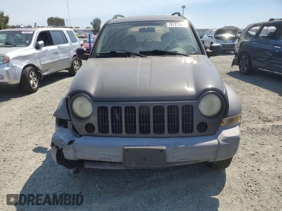 ✅ 2006 Jeep Liberty Sport • VIN: 1J4GL48K96W105185 • Lot: 70727435. Listed on Copart with 155,530 mi. Free auction sales archive from the USA and detailed vehicle history report at DreamBid. Image 5.