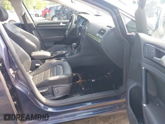 ✅ 2015 Volkswagen Golf S • VIN: 3VW2A7AU2FM105142 • Лот: 42978888. Опубликован ранее на IAAI с пробегом 41 195 миль. Бесплатный доступ к архиву аукционных продаж из США и подробный отчёт об истории автомобиля на DreamBid. Изображение 5.