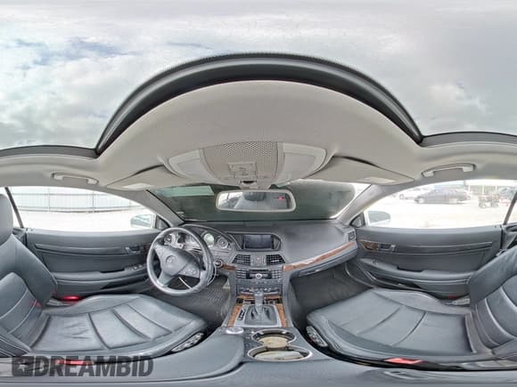 ✅ 2010 Mercedes-Benz E 350 • VIN: WDDKJ5GB7AF014251 • Лот: 85572705. Опубликован ранее на Copart с пробегом 147 401 миль. Бесплатный доступ к архиву аукционных продаж из США и подробный отчёт об истории автомобиля на DreamBid. Изображение 14.