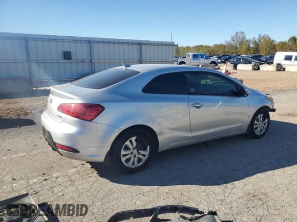 ✅ 2015 Kia Forte EX • VIN: KNAFX6A83F5296363 • Лот: 89659795. Опубликован ранее на Copart с пробегом 142 592 миль. Бесплатный доступ к архиву аукционных продаж из США и подробный отчёт об истории автомобиля на DreamBid. Изображение 3.