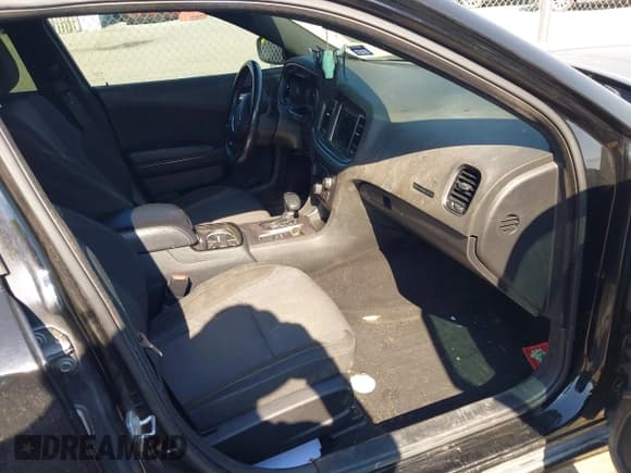 ✅ 2020 Dodge Charger SXT • VIN: 2C3CDXBG7LH117213 • Лот: 43144804. Опубликован ранее на IAAI с пробегом 132 000 миль. Бесплатный доступ к архиву аукционных продаж из США и подробный отчёт об истории автомобиля на DreamBid. Изображение 5.