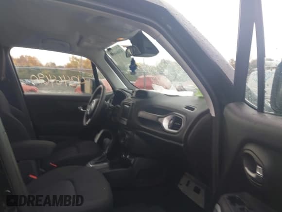 ✅ 2018 Jeep Renegade Sport • VIN: ZACCJBAB3JPH31331 • Lot: 43464690. Wystawiony na IAAI z przebiegiem 71 423 mil. Bezpłatny archiwum sprzedaży aukcyjnych z USA i szczegółowy raport historii pojazdu na DreamBid. Zdjęcie 5.