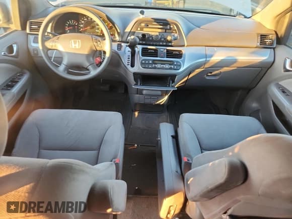 ✅ 2008 Honda Odyssey EX • VIN: 5FNRL38408B050899 • Лот: 93306925. Опубликован ранее на Copart с пробегом 208 312 миль. Бесплатный доступ к архиву аукционных продаж из США и подробный отчёт об истории автомобиля на DreamBid. Изображение 8.