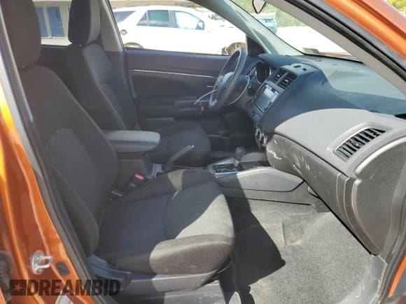 ✅ 2020 Mitsubishi Outlander ES • VIN: JA4AR3AU5LU015257 • Lot: 85651895. Wystawiony na Copart z przebiegiem 89 283 mil. Bezpłatny archiwum sprzedaży aukcyjnych z USA i szczegółowy raport historii pojazdu na DreamBid. Zdjęcie 7.