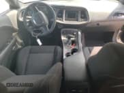 ✅ 2017 Dodge Challenger SXT • VIN: 2C3CDZAGXHH601347 • Lot: 53632354. Wystawiony na Copart z przebiegiem 43 199 mil. Bezpłatny archiwum sprzedaży aukcyjnych z USA i szczegółowy raport historii pojazdu na DreamBid. Zdjęcie 8.