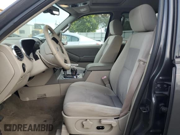 ✅ 2007 Ford Explorer XLT • VIN: 1FMEU73867UA35628 • Лот: 71229704. Опубликован ранее на Copart с пробегом 120 473 миль. Бесплатный доступ к архиву аукционных продаж из США и подробный отчёт об истории автомобиля на DreamBid. Изображение 7.