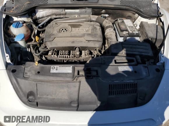 ✅ 2016 Volkswagen Beetle Dune • VIN: 3VWS17AT7GM631274 • Lot: 89687555. Wystawiony na Copart z przebiegiem 56 735 mil. Bezpłatny archiwum sprzedaży aukcyjnych z USA i szczegółowy raport historii pojazdu na DreamBid. Zdjęcie 11.