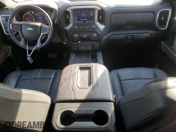 ✅ 2022 Chevrolet Silverado 2500HD High Country • VIN: 1GC4YREY8NF122025 • Lot: 92279435. Wystawiony na Copart z przebiegiem 17 312 mil. Bezpłatny archiwum sprzedaży aukcyjnych z USA i szczegółowy raport historii pojazdu na DreamBid. Zdjęcie 8.