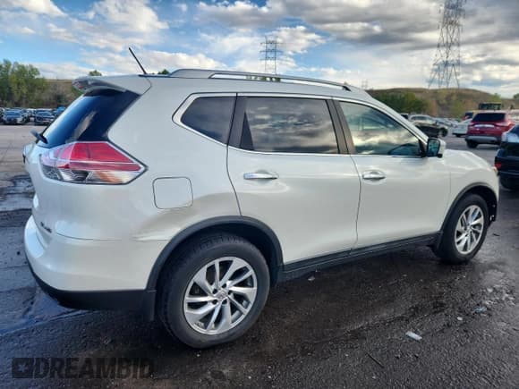 ✅ 2015 Nissan Rogue SL • VIN: 5N1AT2MV3FC762755 • Лот: 84442125. Опубликован ранее на Copart с пробегом 170 868 миль. Бесплатный доступ к архиву аукционных продаж из США и подробный отчёт об истории автомобиля на DreamBid. Изображение 3.