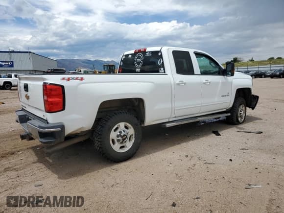 ✅ 2015 Chevrolet Silverado 2500HD LT • VIN: 1GC2KVEG3FZ528402 • Лот: 65606545. Опубликован ранее на Copart с пробегом 151 408 миль. Бесплатный доступ к архиву аукционных продаж из США и подробный отчёт об истории автомобиля на DreamBid. Изображение 3.
