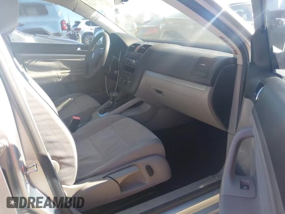 ✅ 2009 Volkswagen Jetta S • VIN: 3VWJZ71K99M087021 • Lot: 43900747. Listed on IAAI with 182,001 mi. Free auction sales archive from the USA and detailed vehicle history report at DreamBid. Image 5.