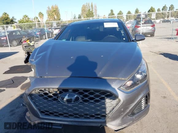 ✅ 2018 Hyundai Sonata Limited • VIN: 5NPE34AB9JH613811 • Lot: 43575587. Wystawiony na IAAI z przebiegiem 108 606 mil. Bezpłatny archiwum sprzedaży aukcyjnych z USA i szczegółowy raport historii pojazdu na DreamBid. Zdjęcie 12.