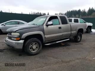 1999 Chevrolet Silverado 2500 LS z VIN 1GCGK29U5XZ119713, wystawiony jako Copart lot #44161465 z przebiegiem Nie podano mil oraz Szkoda całkowita • Salvage title. Historia ofert i sprzedaży dostępna na DreamBid. Obrazek 1.