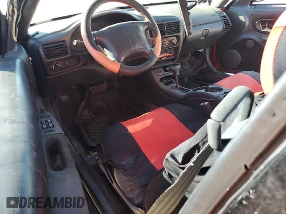 ✅ 1995 Oldsmobile Cutlass Supreme • VIN: 1G3WT32M1SD332592 • Lot: 79705574. Wystawiony na Copart z przebiegiem Nie podano. Bezpłatny archiwum sprzedaży aukcyjnych z USA i szczegółowy raport historii pojazdu na DreamBid. Zdjęcie 8.