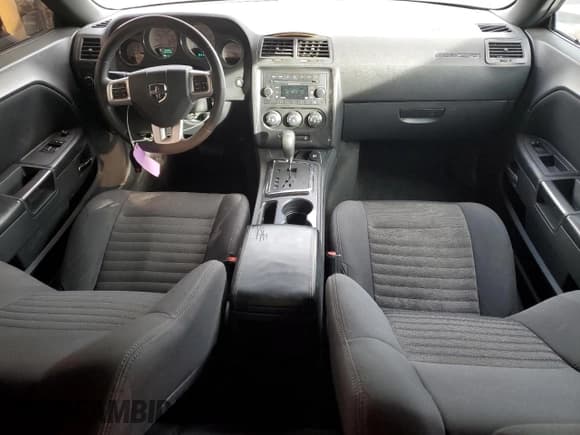 ✅ 2014 Dodge Challenger SXT • VIN: 2C3CDYAG8EH195803 • Lot: 43276925. Wystawiony na Copart z przebiegiem 131 569 mil. Bezpłatny archiwum sprzedaży aukcyjnych z USA i szczegółowy raport historii pojazdu na DreamBid. Zdjęcie 8.