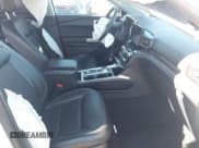 ✅ 2023 Ford Explorer Limited • VIN: 1FMSK8FH0PGB68300 • Lot: 43631266. Wystawiony na IAAI z przebiegiem 44 704 mil. Bezpłatny archiwum sprzedaży aukcyjnych z USA i szczegółowy raport historii pojazdu na DreamBid. Zdjęcie 5.