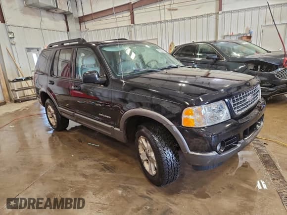✅ 2005 Ford Explorer XLT • VIN: 1FMZU73KX5UA57898 • Lot: 93920445. Wystawiony na Copart z przebiegiem 163 993 mil. Bezpłatny archiwum sprzedaży aukcyjnych z USA i szczegółowy raport historii pojazdu na DreamBid. Zdjęcie 4.