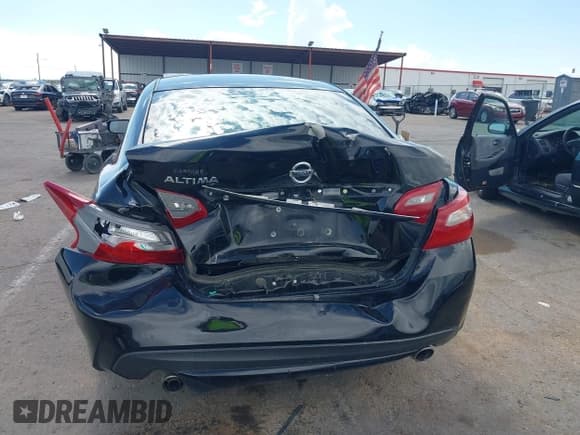✅ 2018 Nissan Altima SR • VIN: 1N4AL3AP9JC148954 • Lot: 42870862. Wystawiony na IAAI z przebiegiem 93 455 mil. Bezpłatny archiwum sprzedaży aukcyjnych z USA i szczegółowy raport historii pojazdu na DreamBid. Zdjęcie 16.