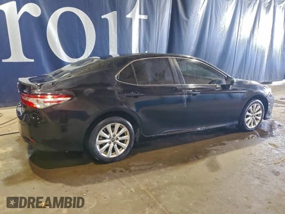 ✅ 2018 Toyota Camry LE • VIN: JTNB11HK3J3021647 • Lot: 90894605. Listed on Copart with 181,830 mi. Free auction sales archive from the USA and detailed vehicle history report at DreamBid. Image 3.