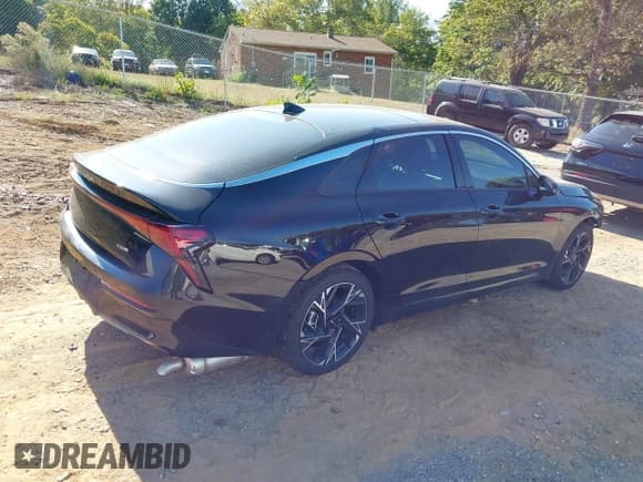 ✅ 2025 Kia K5 GT-Line • VIN: KNAG64J76S5393070 • Lot: 43229077. Wystawiony na IAAI z przebiegiem 4 100 mil. Bezpłatny archiwum sprzedaży aukcyjnych z USA i szczegółowy raport historii pojazdu na DreamBid. Zdjęcie 4.