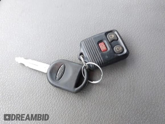 ✅ 2008 Ford F-150 STX • VIN: 1FTRX12W28FB55071 • Lot: 43651769. Wystawiony na IAAI z przebiegiem 109 769 mil. Bezpłatny archiwum sprzedaży aukcyjnych z USA i szczegółowy raport historii pojazdu na DreamBid. Zdjęcie 11.