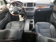 ✅ 2014 Mercedes-Benz GL 550 • VIN: 4JGDF7DE9EA327072 • Lot: 84934835. Wystawiony na Copart z przebiegiem 155 571 mil. Bezpłatny archiwum sprzedaży aukcyjnych z USA i szczegółowy raport historii pojazdu na DreamBid. Zdjęcie 8.