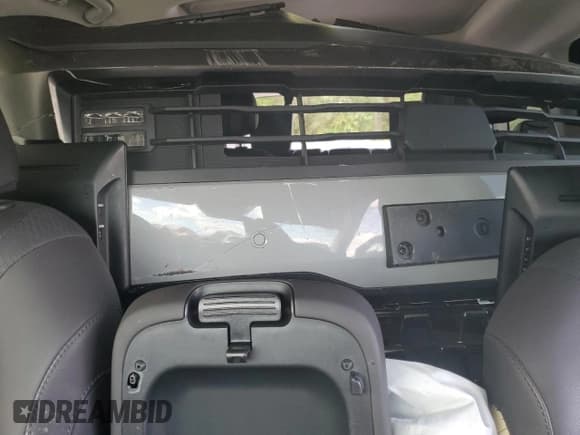 ✅ 2025 Kia Carnival SX Prestige • VIN: KNDNE5KA5S6030279 • Lot: 71822075. Wystawiony na Copart z przebiegiem 25 900 mil. Bezpłatny archiwum sprzedaży aukcyjnych z USA i szczegółowy raport historii pojazdu na DreamBid. Zdjęcie 10.