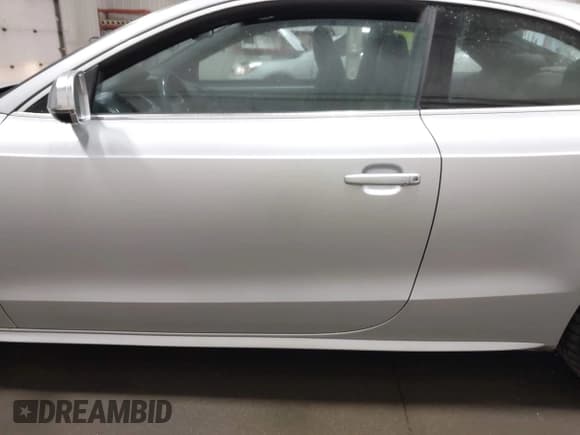 ✅ 2012 Audi S5 Premium Plus • VIN: WAUCVAFR3CA002833 • Лот: 42542948. Опубликован ранее на IAAI с пробегом 85 910 миль. Бесплатный доступ к архиву аукционных продаж из США и подробный отчёт об истории автомобиля на DreamBid. Изображение 15.